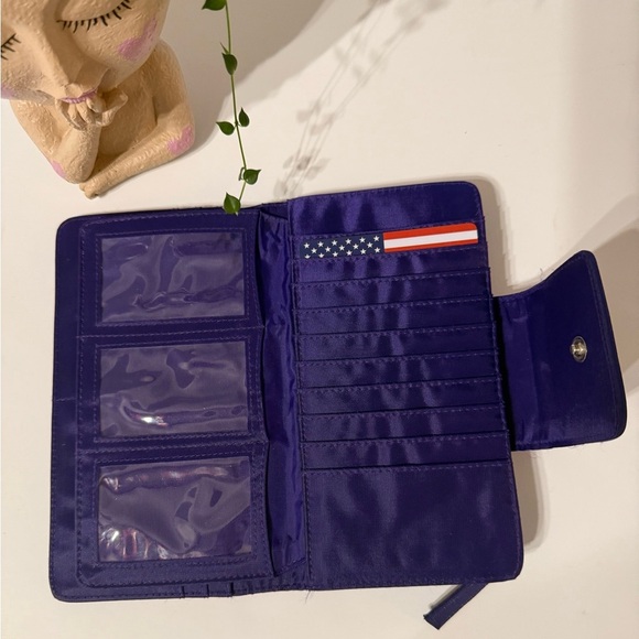 Vintage Avon Red Purple Wallet With Embroidered Hat CC Holder ID Holder - Picture 4 of 12